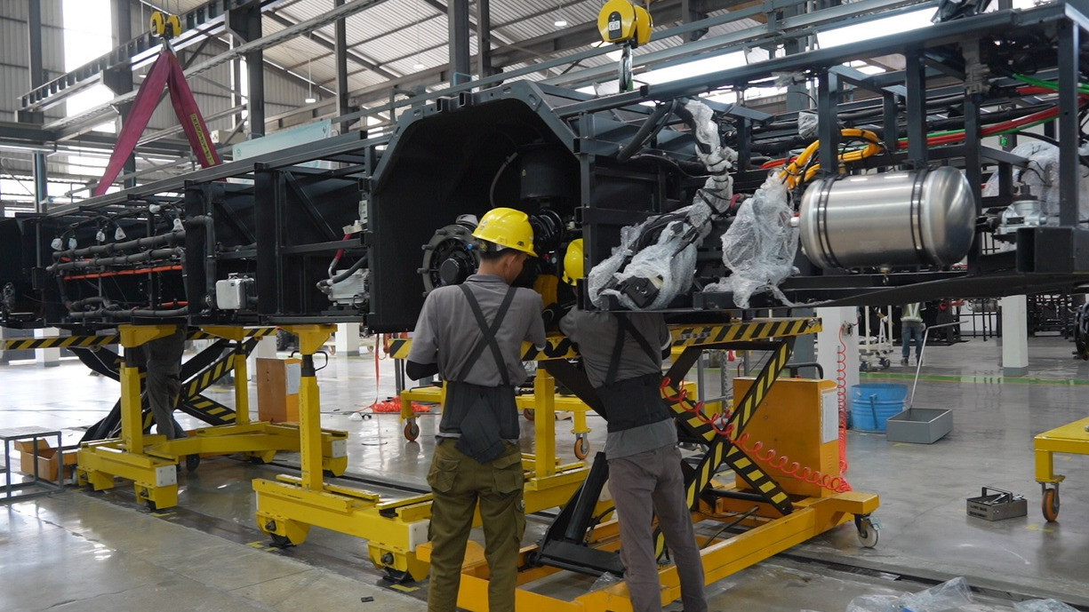 Produsen Commercial EV Nasional Pemimpin Transformasi: VKTR Perluas Langkah Strategis ke WTE dan Perkuat Posisi Market Leader EV Transjakarta
            - galeri foto