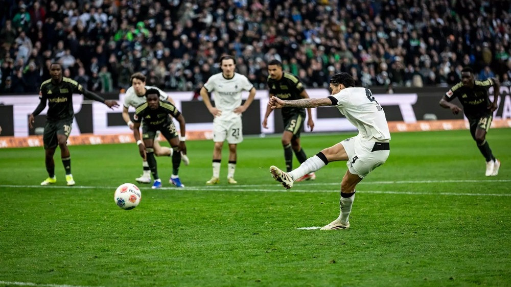 Gol Penuh Drama, Begini Pengakuan Jujur Kevin Diks usai Bantu Borussia Monchengladbach Raih Kemenangan
            - galeri foto