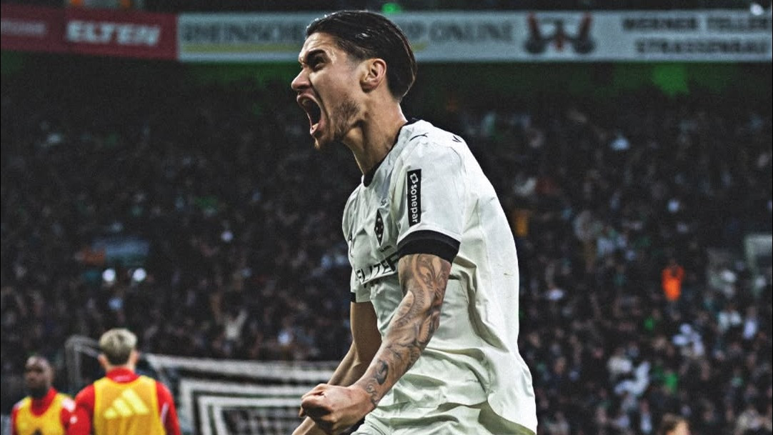 Kevin Diks Nyaris Jadi Antagonis! Buang Peluang & Gol Dianulir VAR, Berakhir Jadi Pahlawan Gladbach
            - galeri foto