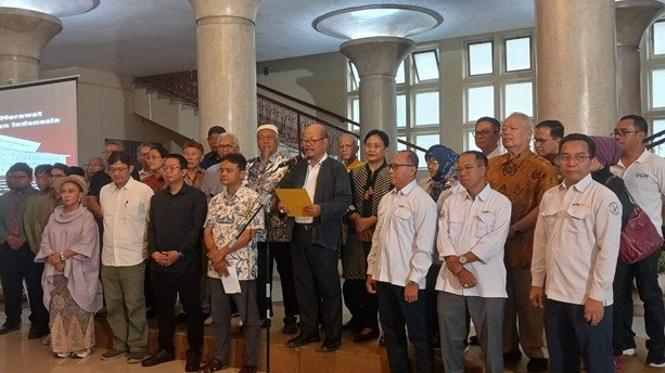 Guru Besar UGM Nilai Penandatanganan ART dengan AS Berpotensi Merugikan hingga Ancam Kedaulatan Negara
            - galeri foto