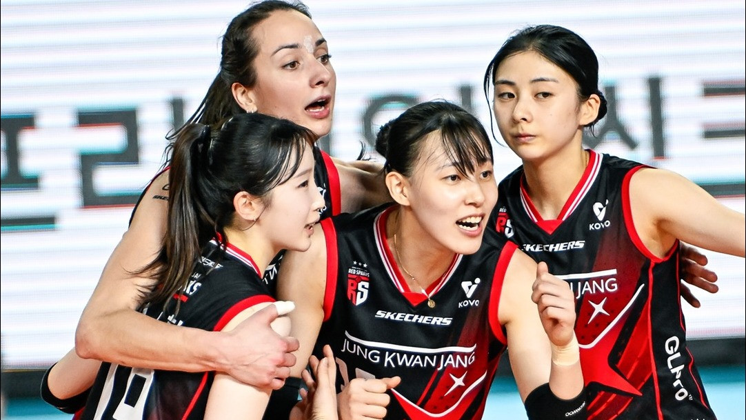 Bukan Lee Seon-woo, Ko Hee-jin Justru Terpukau ke Bintang Muda Ini usai Red Sparks Menang Telak
            - galeri foto