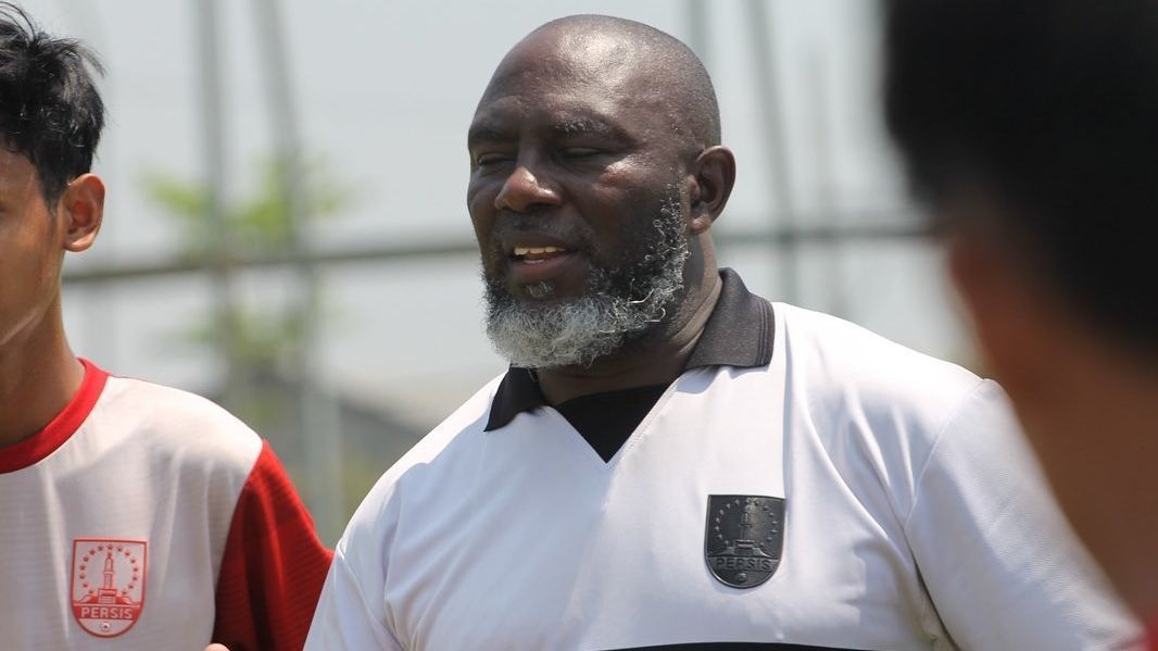 Dulu Melatih Timnas, Pelatih Kelahiran Brazil ini mulai Membangun Pemain Sepakbola Perempuan Indonesia
            - galeri foto