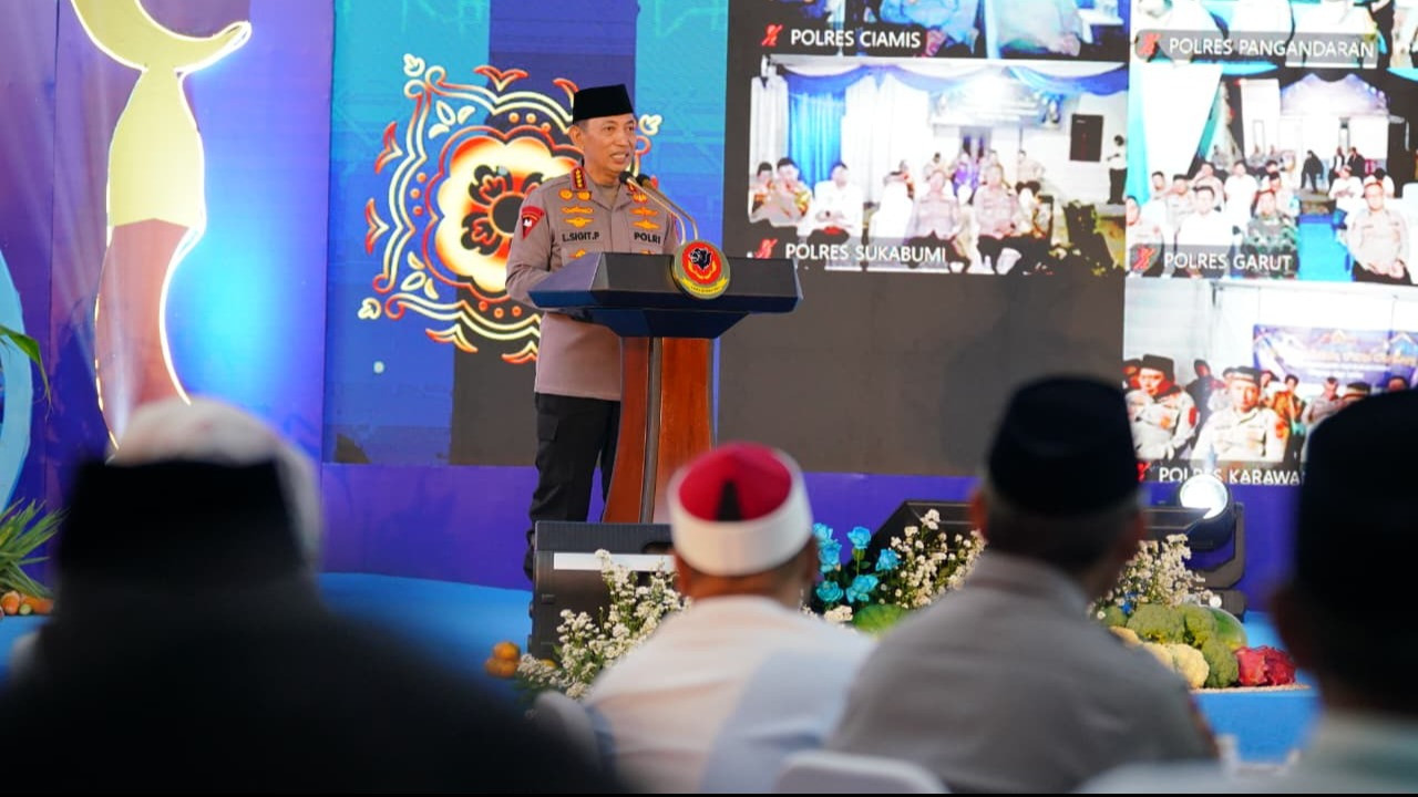 Kapolri Apresiasi Progam Pembangunan Rumah Tidak Layak Huni di Jabar: Jawab Harapan Masyarakat Terhadap Polri
            - galeri foto