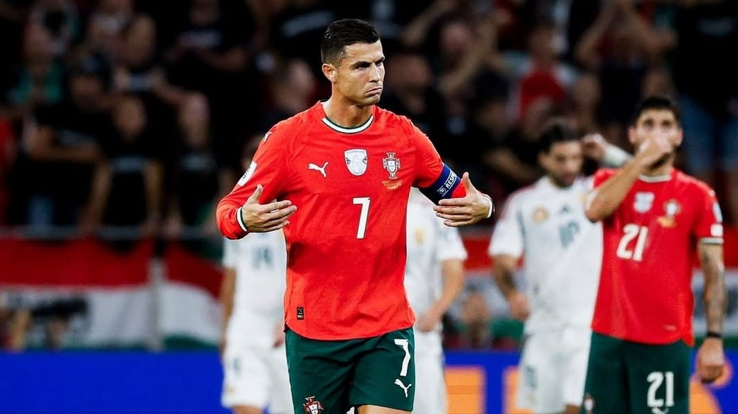 Cedera Hamstring Paksa Ronaldo Absen Bela Timnas Portugal di Piala Dunia 2026
            - galeri foto