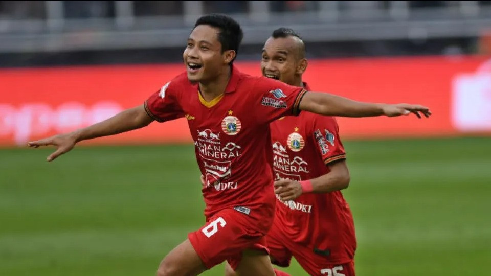 Lama Tak Muncul di Hadapan Publik, Pemain Timnas Indonesia ini sekarang Aktif Kegiatan Sosial dan Melatih Generasi Muda
            - galeri foto