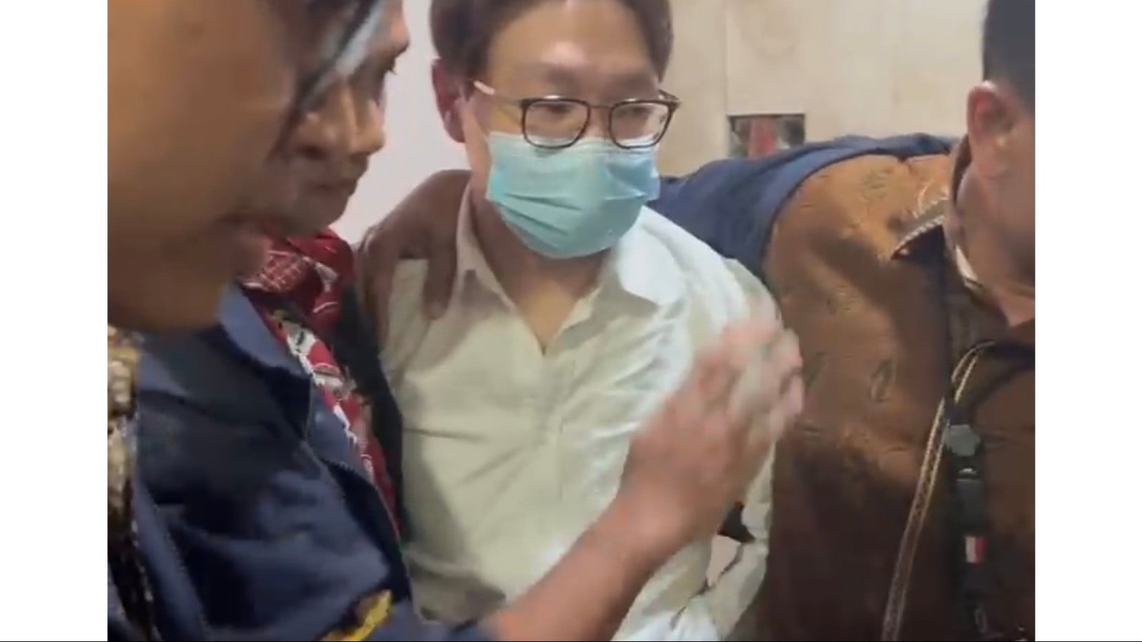 2 Alasan Mencengangkan Hanny Kristianto Resmi Cabut Sertifikat Mualaf Dokter Richard Lee: Di KTP Masih Katolik
            - galeri foto