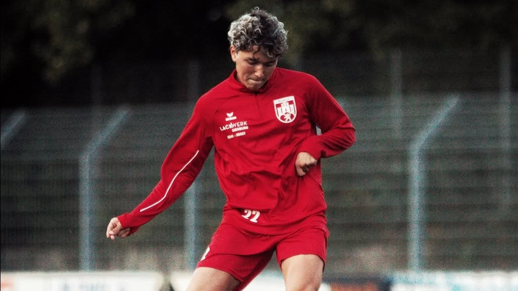 Terpopuler: Legenda Ajax Tak Habis Pikir dengan Hubner, Maarten Paes Sebut Timnas Indonesia Mirip Argentina, Pemain Jerman Seleksi Persib
            - galeri foto