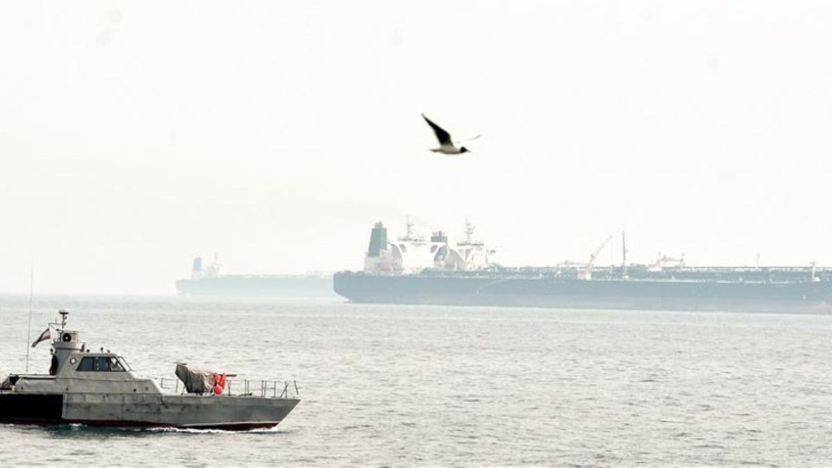 Update 3 WNI Hilang di Selat Hormuz, Setelah Sebuah Tug Boat Meledak
            - galeri foto