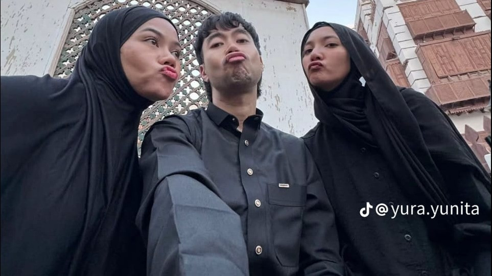 Janji Terakhir Vidi Aldiano dengan Yura Yunita, Rencanakan Bertemu Besok hingga Berangkat Haji Bareng
            - galeri foto