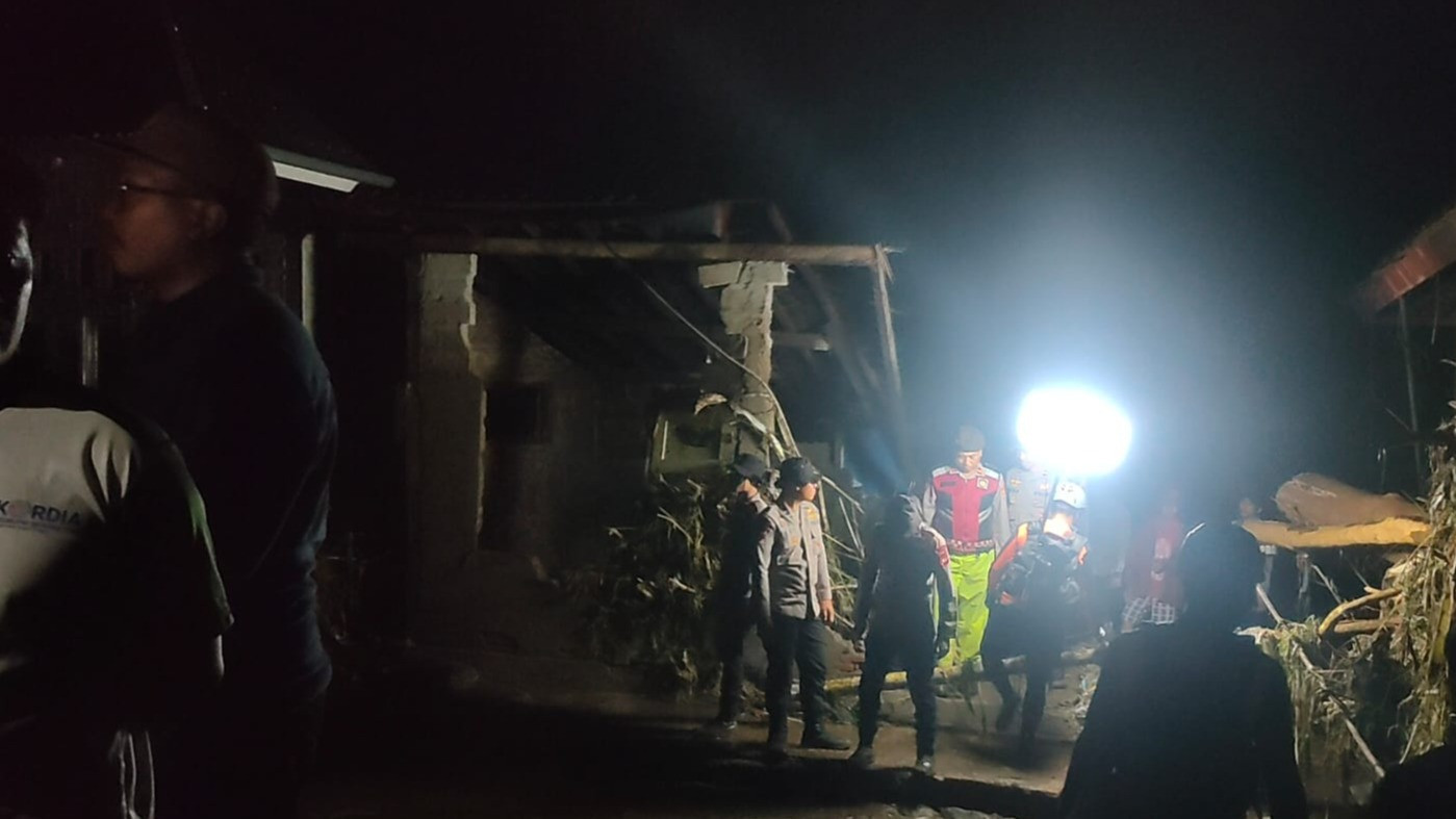 Satu Orang Tewas dan Tiga Warga Dilaporkan Hilang Usai Banjir Bandang Terjang Buleleng Bali
            - galeri foto