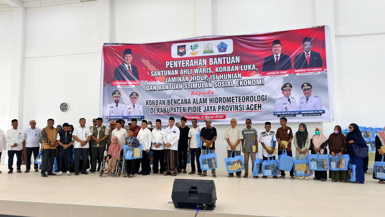 Pemerintah Beri Bantuan untuk Warga Terdampak Bencana Alam di Pidie Jaya
            - galeri foto