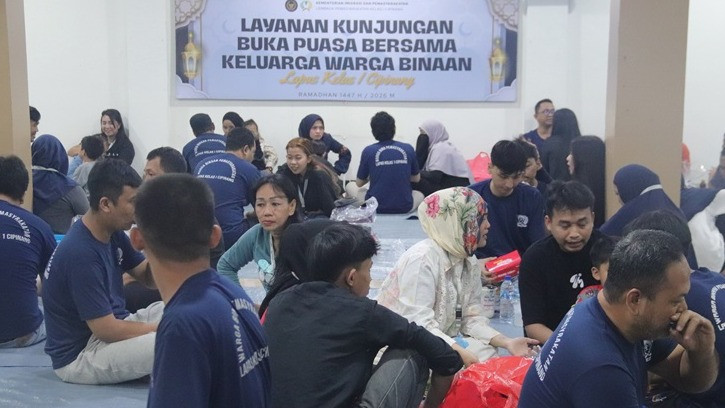 Ramadhan di Balik Jeruji Lapas Cipinang: Saat Para Warga Binaan Menemukan Jalan Pulang
            - galeri foto
