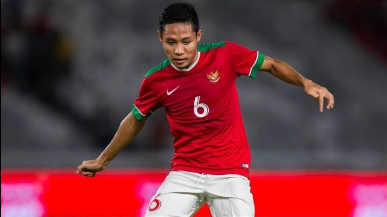 Dulu jadi Idola, Mantan Pemain Timnas Indonesia ini Tak Lagi Merumput tapi Fokus Melatih di SSB
            - galeri foto