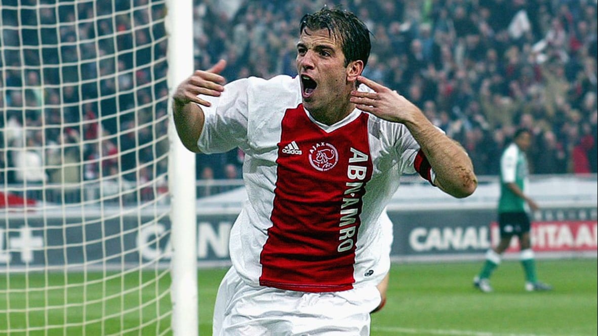 Warga Belanda Berbondong-bondong Pasang Badan untuk Maarten Paes usai Disemprot Rafael van der Vaart
            - galeri foto