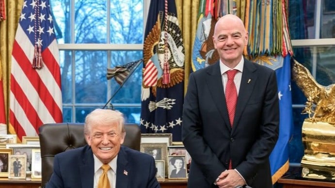 Presiden FIFA, Gianni Infantino bertemu dengan Presiden Amerika Serikat, Donald Trump terkait dengan Piala Dunia 2026