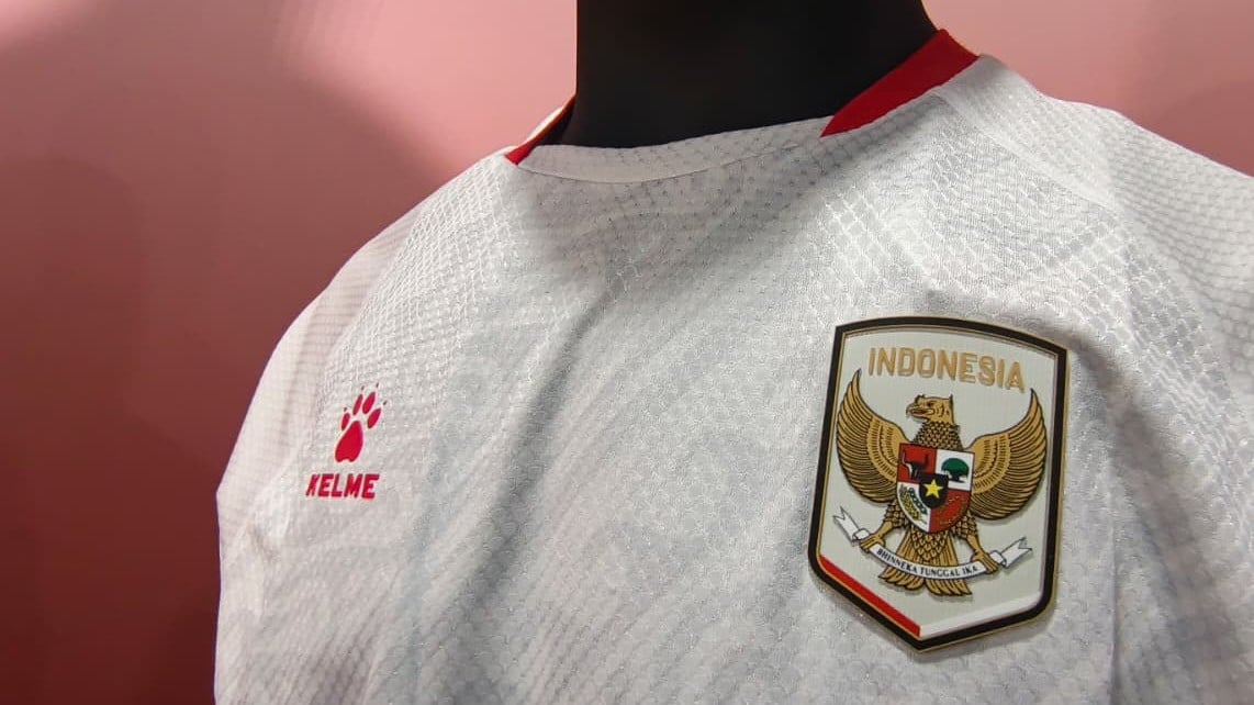 Melihat Lebih Dekat Detail Jersey Baru Timnas Indonesia Buatan Kelme: Padukan Sisi Modern hingga Warisan Budaya
            - galeri foto