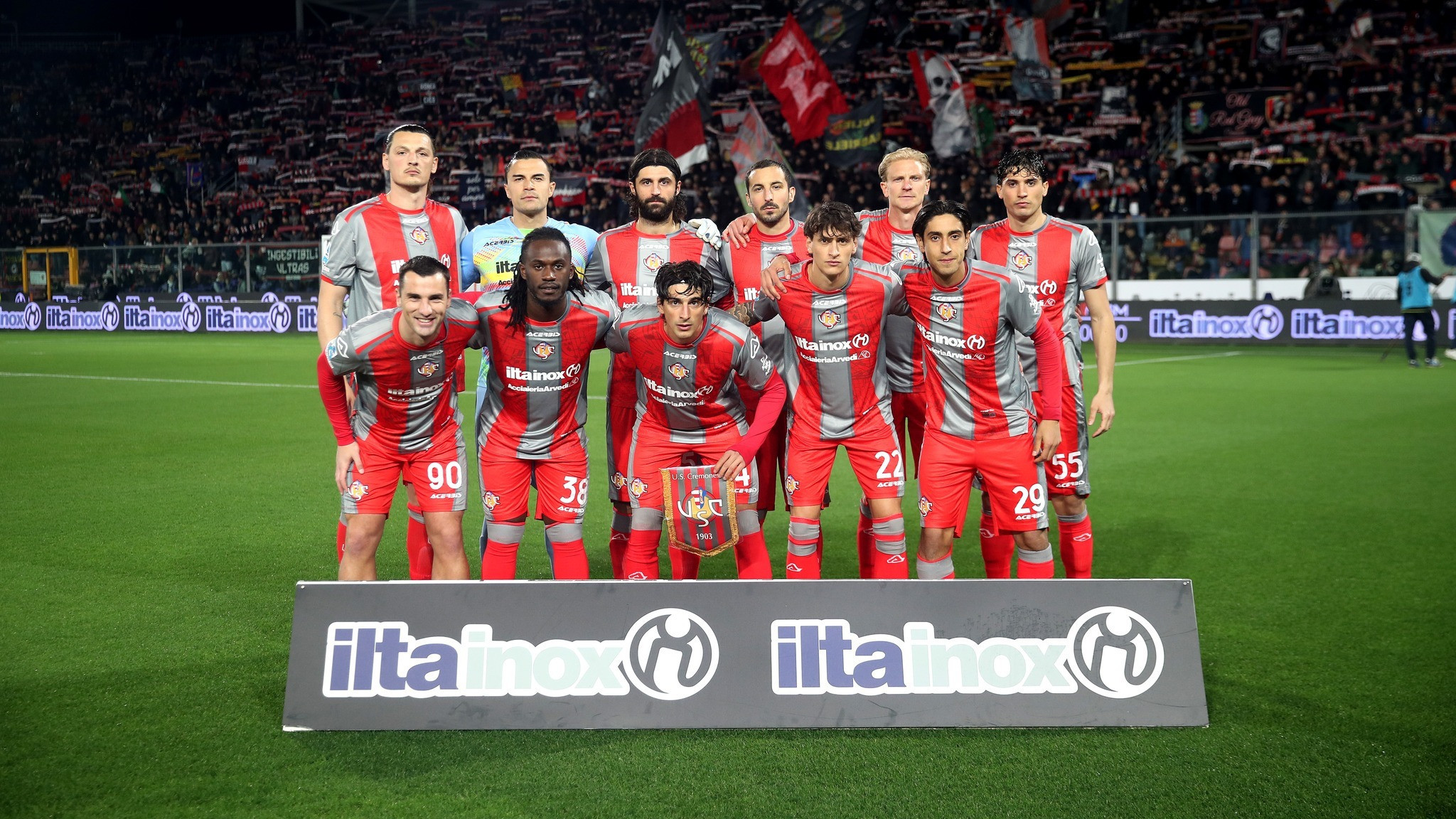 Diberondong Empat Gol oleh Napoli, Emil Audero Malah Jadi Pemain Cremonese dengan Rating Tertinggi
            - galeri foto