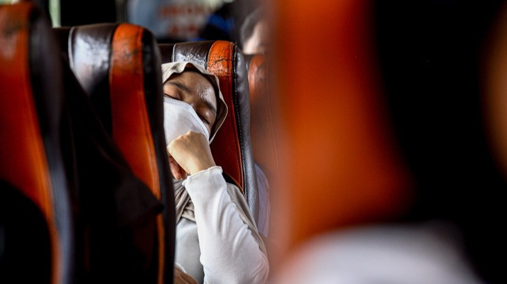 Berita Foto: Puncak Arus Mudik Lebaran 2026, Ribuan Penumpang Padati Terminal Kampung Rambutan
            - galeri foto