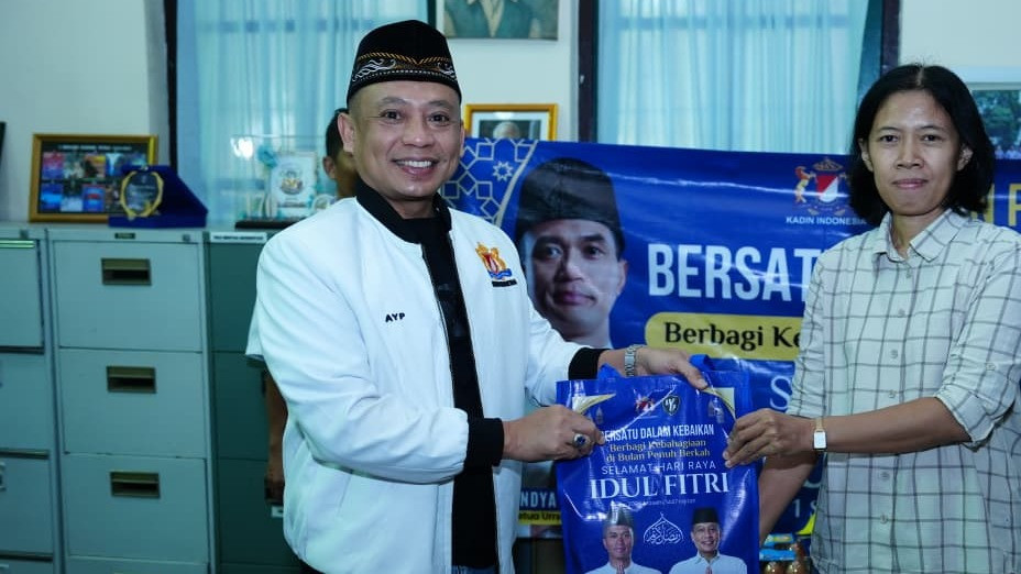 Kamar Dagang dan Industri (Kadin) Indonesia melalui jajaran Wakil Ketua Umumnya menggelar bakti sosial dengan menyalurkan bantuan sembako ke Panti Asuhan Vincentius Putra.