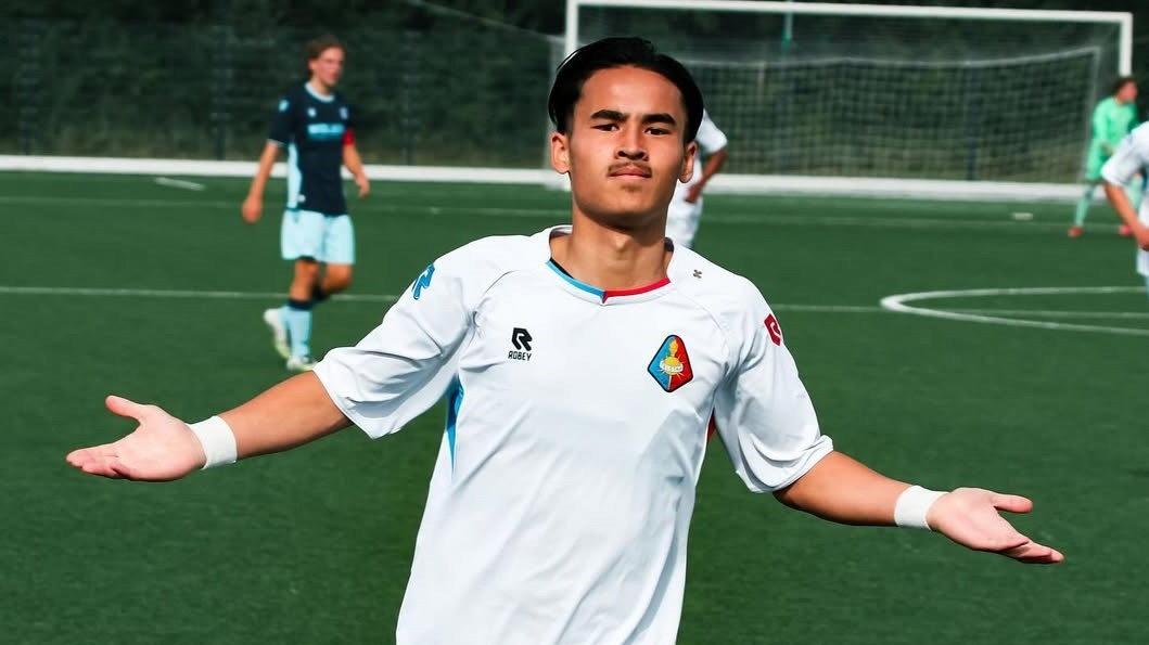 Sudah Kibarkan Bendera Merah Putih, Pemain Belanda Ini Akui Ngebet Ingin Bela Timnas Indonesia
            - galeri foto