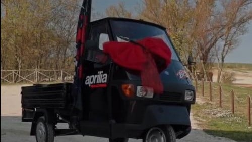 Hadiah aneh Aprilia untuk Marco Bezzecchi usai finis terdepan di MotoGP Thailand 2026 pada awal Maret lalu