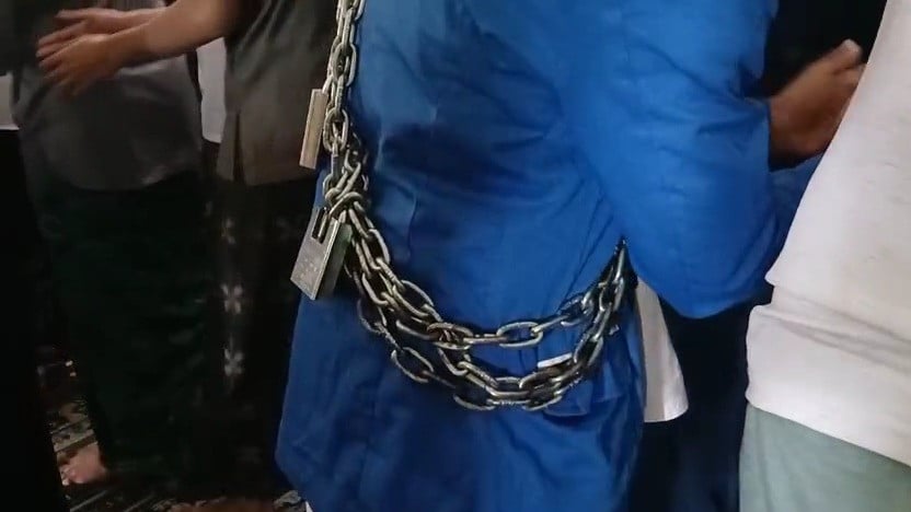 Gagal Sedih! Jamaah Salat Id di Tasikmalaya Malah Ngakak Lihat Manusia Gembok