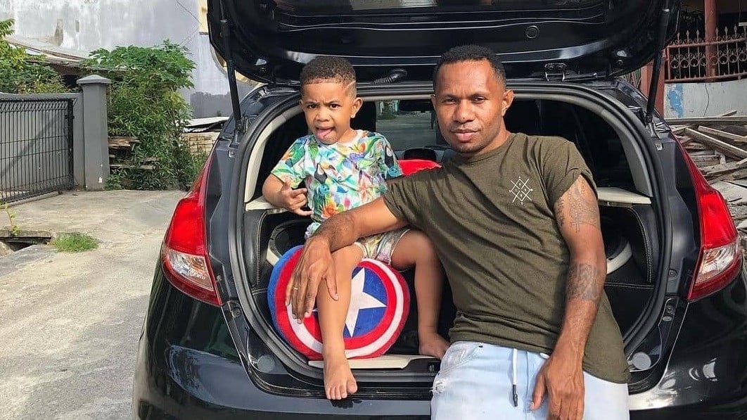 Apa Kabar Yohanes Pahabol? Sosok "Messi" Timnas Indonesia yang Tolak Main di Liga Spanyol, Kini Kariernya Tetap Mentereng
            - galeri foto