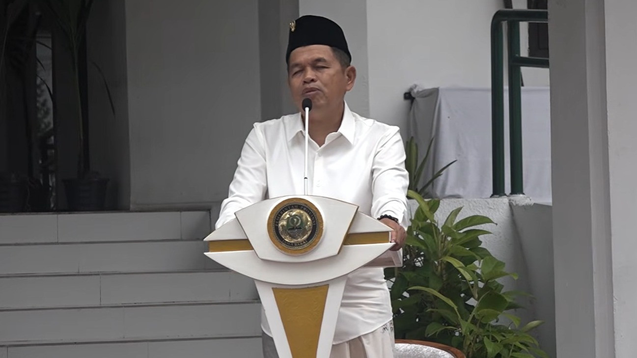 Gubernur Jabar, Dedi Mulyadi (KDM) dalam sambutannya di tengah perhelatan shalat Idul Fitri 1447 Hijriah di halaman Gedung Sate, Bandung