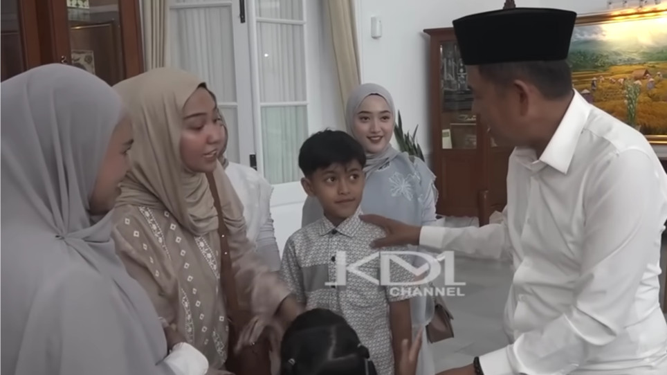 Hasna, Hasni, Adel, dan Siska Kunjungi Dedi Mulyadi