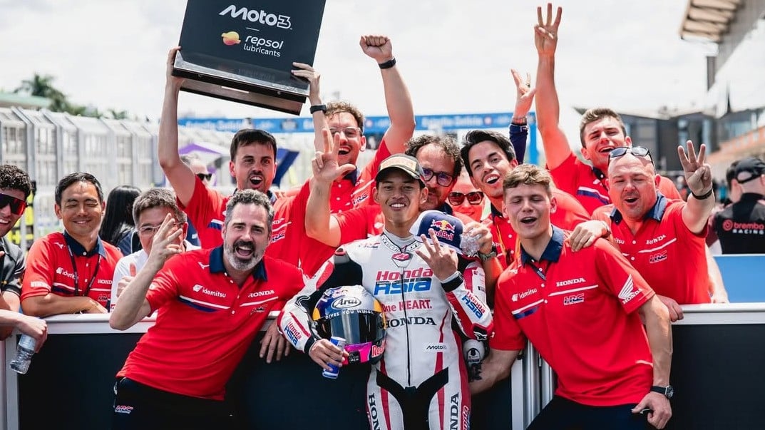 Veda Ega jadi pembalap Indonesia pertama yang berhasil raih podium di ajang Moto3