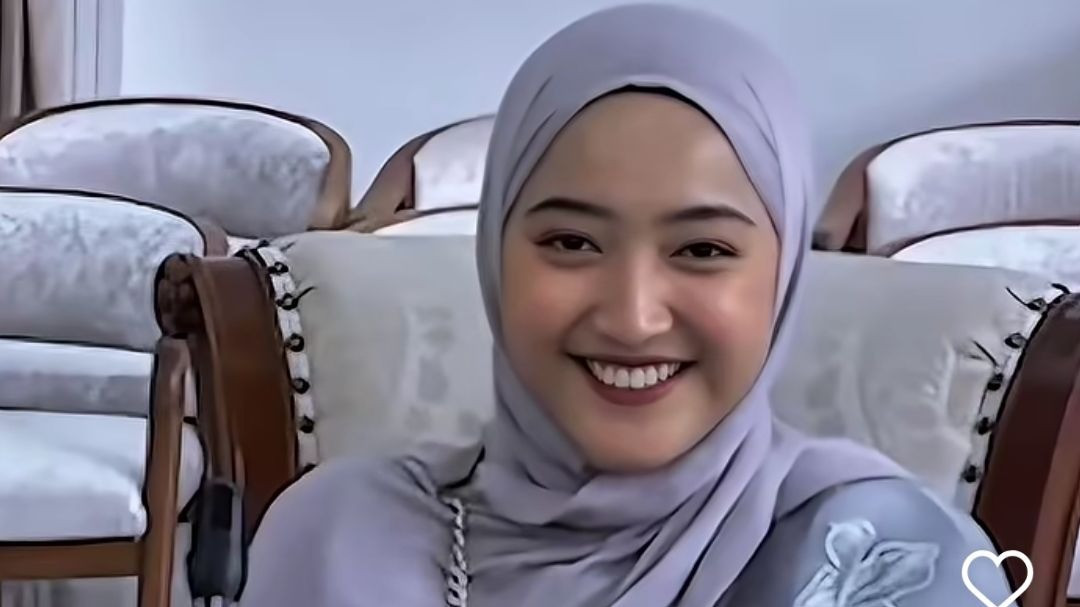 Usai Bertemu Gubernur Dedi Mulyadi, Gadis Tuna Rungu Asal Bandung ini Senyum Berseri