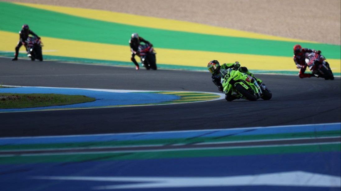 Fabio Di Giannantonio kalahkan Marc Marquez dalam perebutan podium di MotoGP Brasil 2026