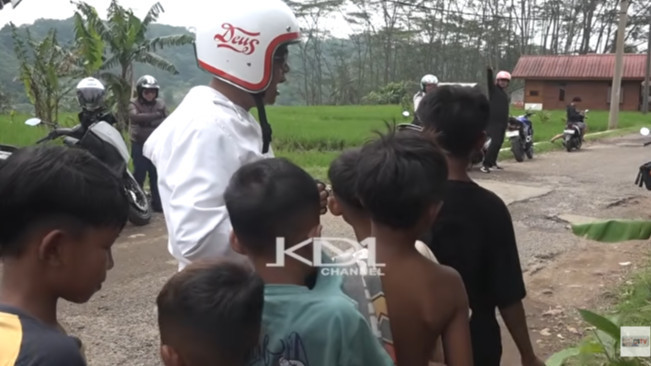 Dedi Mulyadi tegur anak SD yang bawa motor