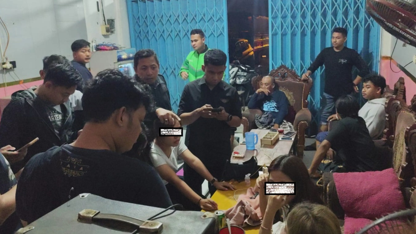 Polres Gresik Gerebek Rumah Karaoke Terselubung, Amankan Belasan Pemandu Lagu