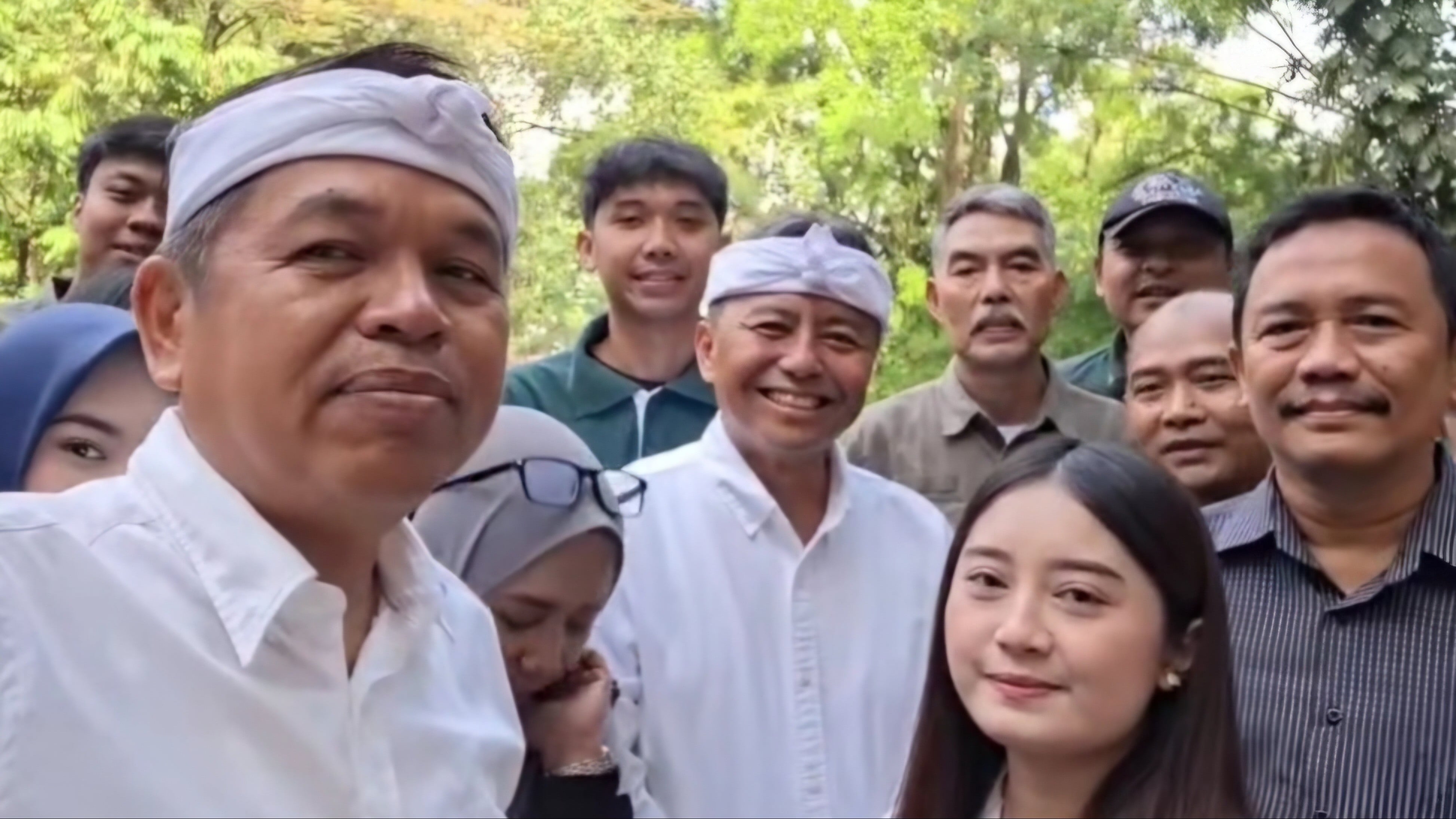 Dedi Mulyadi di Kebun Binatang Bandung