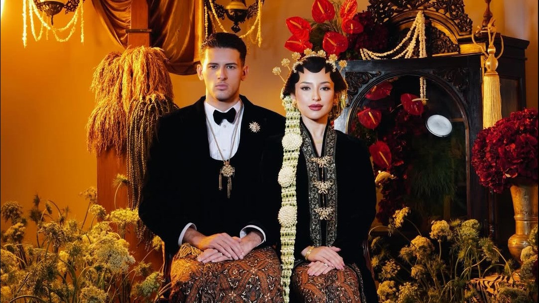 Sudah Dapat 2,1 Juta Likes! Momen Prewedding Justin Hubner dan Jennifer Coppen Pakai Adat Jawa, Siap Gelar Pernikahan di Bali