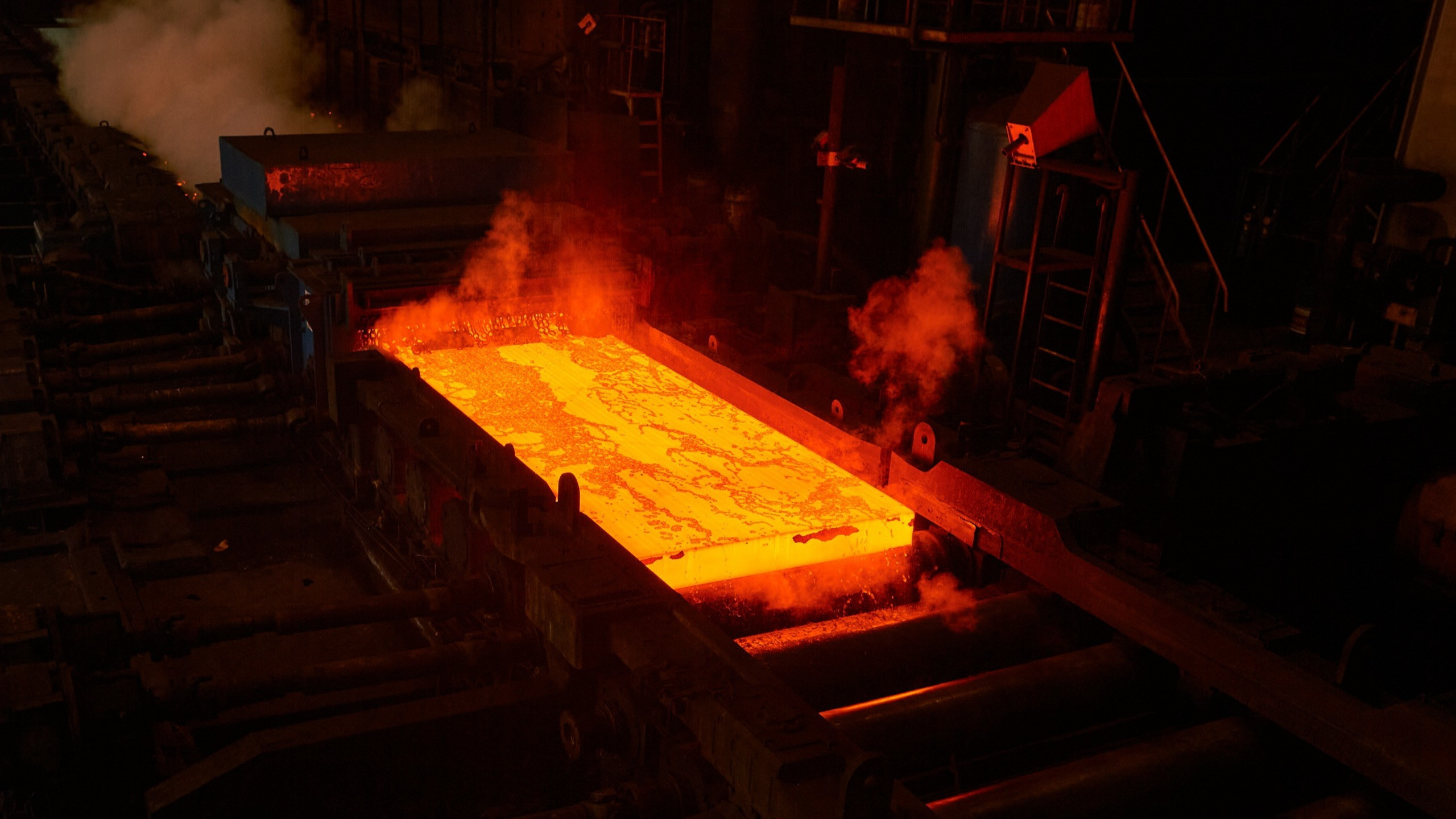 PT Krakatau Steel (Persero) Tbk (“Perseroan”) / Krakatau Steel Goup (KRAS) mengumumkan pencapaian penting dalam perjalanan transformasinya dengan membukukan laba bersih sebesar USD 339,64 juta (setara Rp5,68 triliun) pada tahun buku 2025.