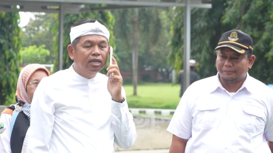Gubernur Jawa Barat Dedi Mulyadi saat melakukan sidak di SMK 2 Subang
