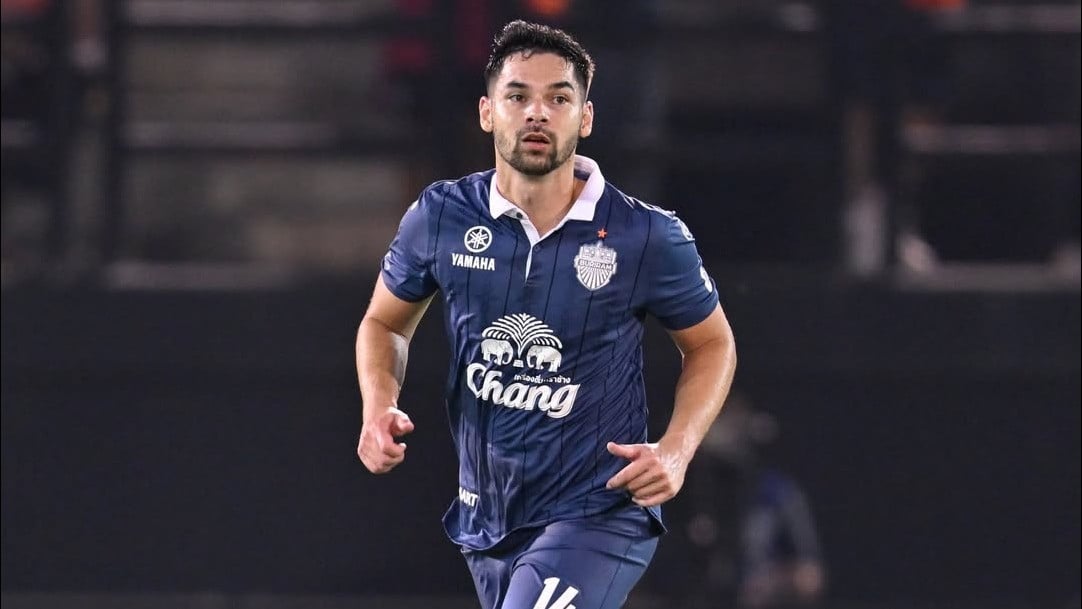 Pemain Timnas Indonesia Sandy Walsh hampir juara Liga Thailand