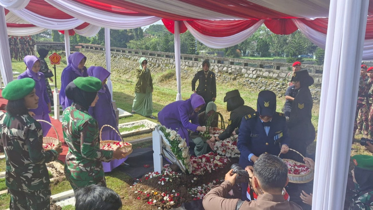 Panglima TNI RI, Agus Subiyanto, pimpin Upacara Pemberangkatan Satgas TNI Kontigen Garuda UNIFIL TA 2025, di Lapangan PRIMA Mabes TNI, Jakarta Timur, Rabu (9/4/2025)