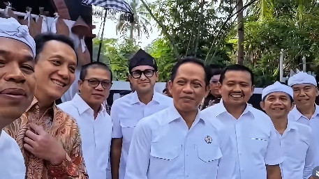 Dedi Mulyadi bersama beberapa wakil kepala daerah Jawa Barat