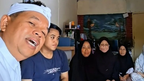 Gubernur Jawa Barat Dedi Mulyadi datangi keluarga korban pengeroyokan preman