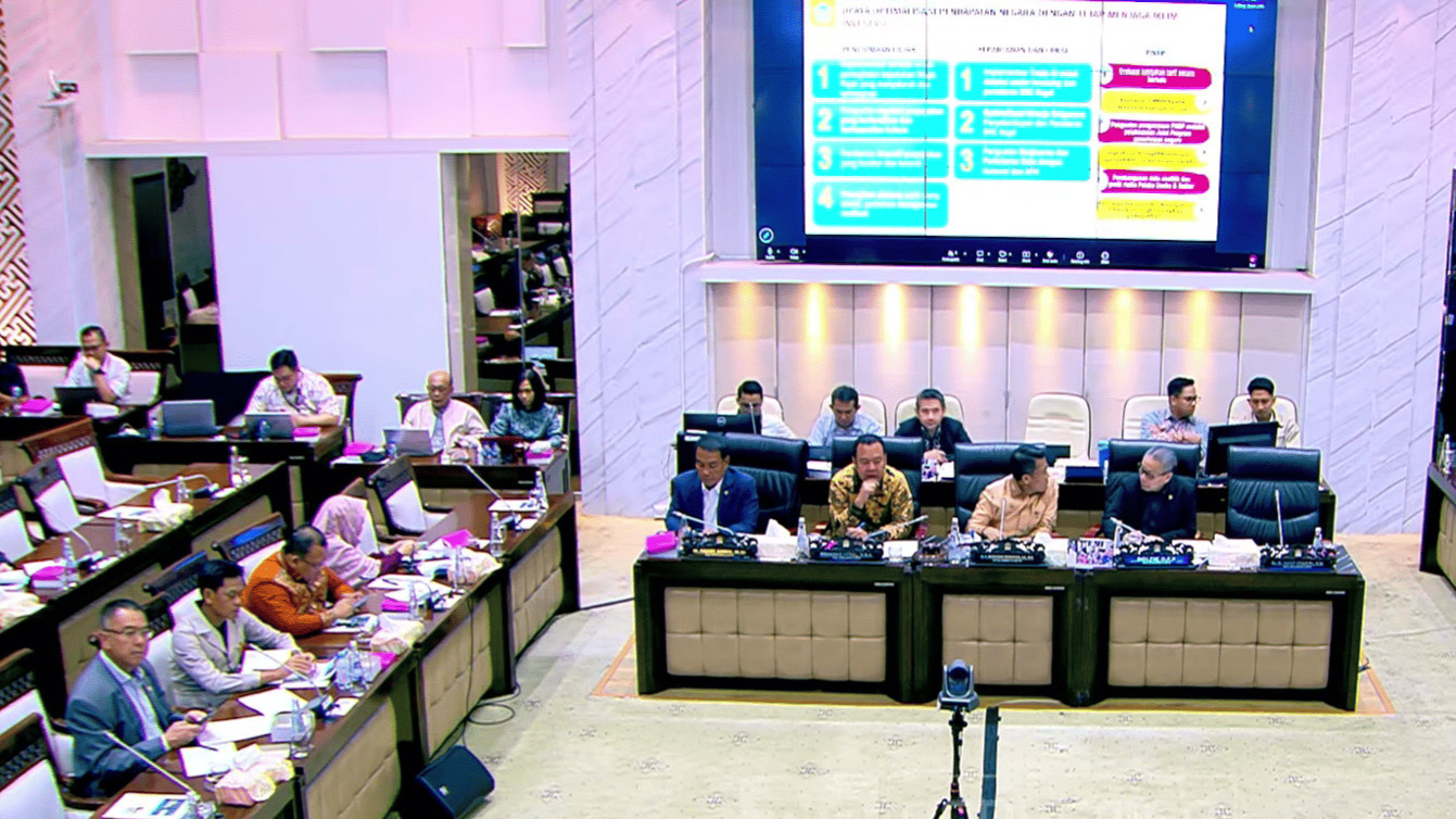 Rapat kerja Kementerian Keuangan dengan Komisi XI DPR RI di Kompleks Parlemen Senayan, Jakarta, Senin (6/4/2026).