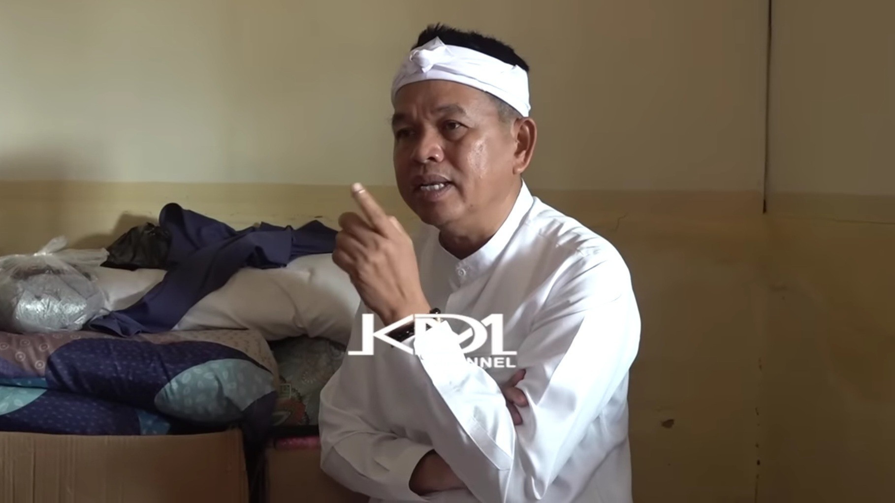 Dedi Mulyadi ke rumah korban pengeroyokan