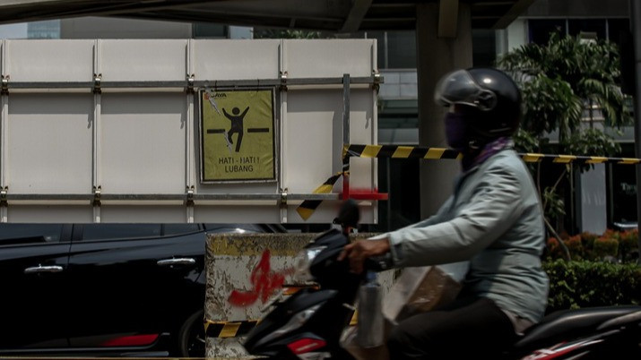 Revitalisasi Trotoar Rasuna Said Dimulai Setelah Pembongkaran Tiang Monorel