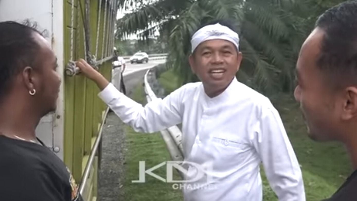 Dedi Mulyadi bersama Sopir Truk