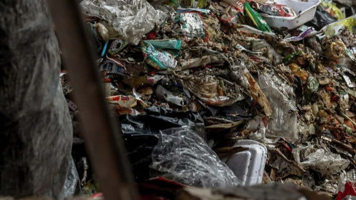 Krisis Kapasitas TPS, Sampah Meluber di Kawasan Pondok Kelapa