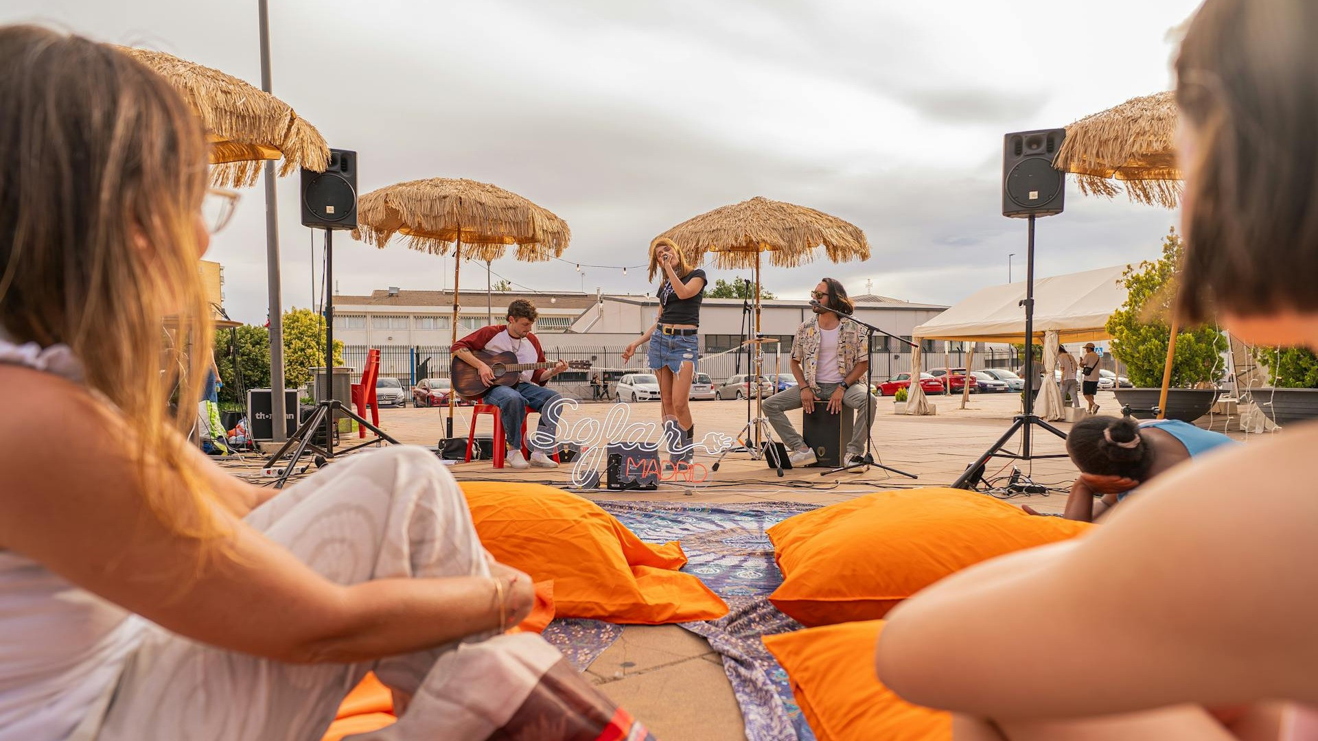 Ilustrasi street performance