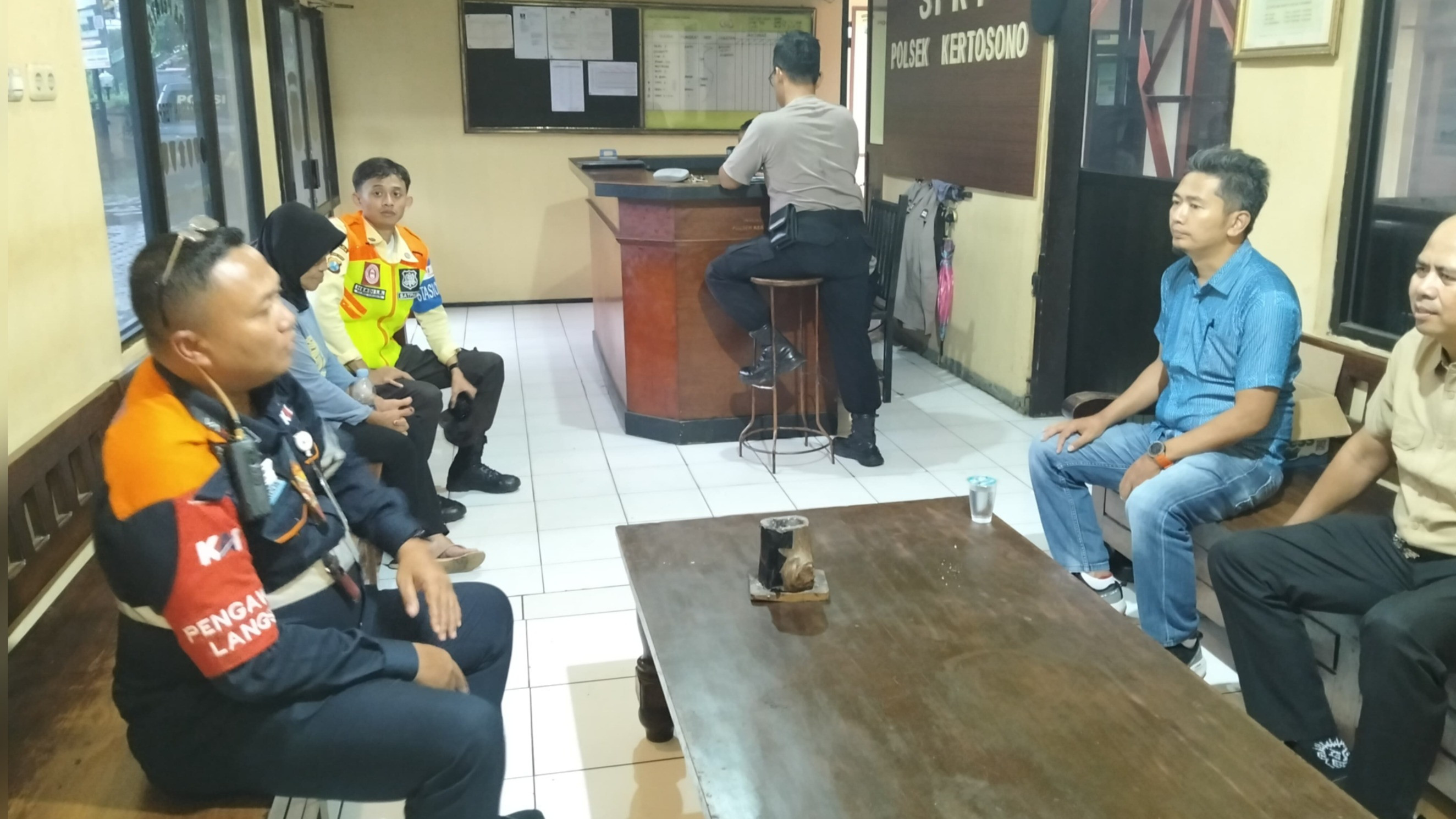 Masinis dan Petugas KAI Gagalkan Upaya Bunuh Diri di Jalur KA Kertosono Nganjuk