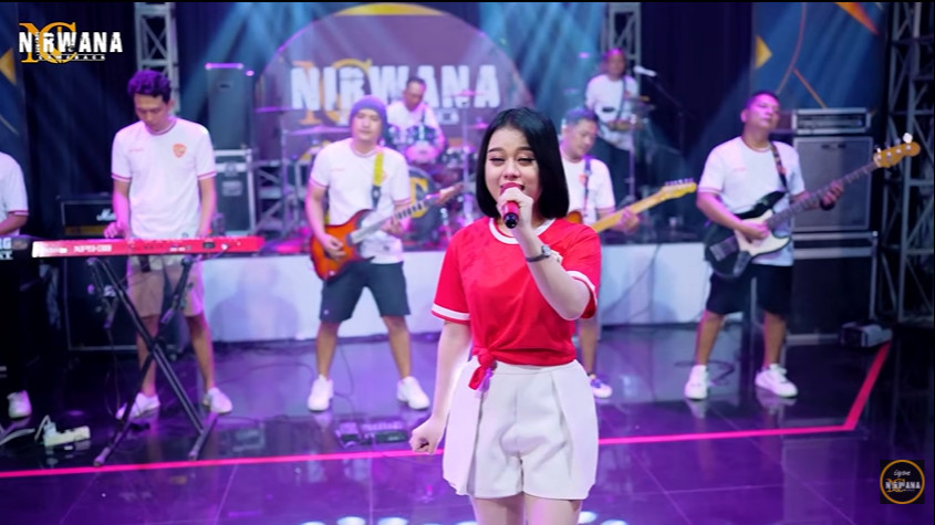 Begini Reaksi Mantan Pelatih Timnas Indonesia Setelah Diperdengarkan Lagu 'Mengapa Harus Shin Tae-yong'
            - galeri foto